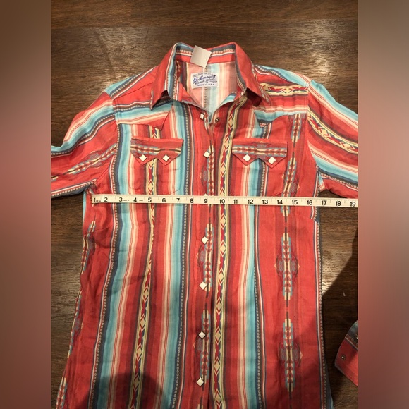 Rockmount ranchwear Women's Serape Pattern Western Shirt in Coral- medium - Picture 6 of 8